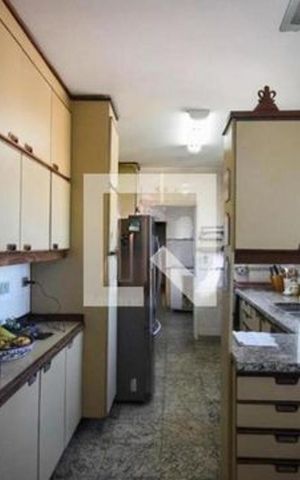 Apartamento à venda com 340m², 4 quartos e 4 vagas Apartamento à venda com 340m², 4 quartos e 4 vagasCozinha