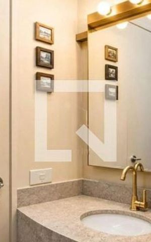 Apartamento à venda com 340m², 4 quartos e 4 vagas Apartamento à venda com 340m², 4 quartos e 4 vagasBanheiro