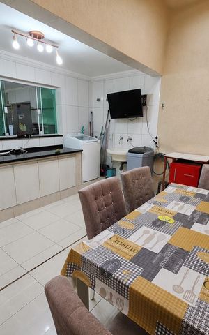 Casa à venda com 121m², 3 quartos e 3 vagas Casa à venda com 121m², 3 quartos e 3 vagasÁrea externa