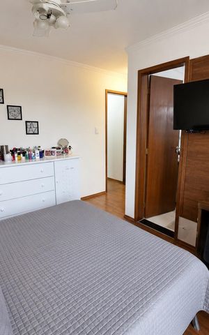 Casa à venda com 121m², 3 quartos e 3 vagas Casa à venda com 121m², 3 quartos e 3 vagasQuarto