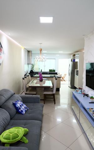 Casa à venda com 138m², 2 quartos e 2 vagasSala/Cozinha