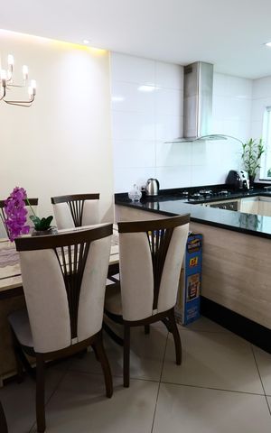 Casa à venda com 138m², 2 quartos e 2 vagasSala/Cozinha