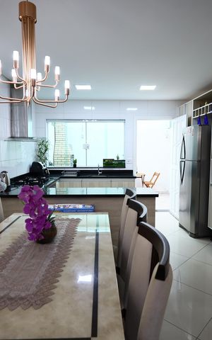 Casa à venda com 138m², 2 quartos e 2 vagasSala/Cozinha