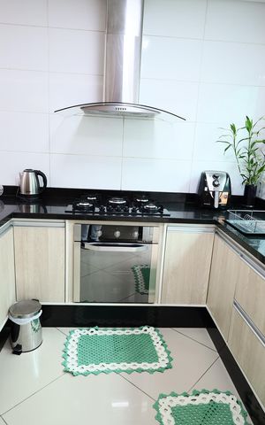 Casa à venda com 138m², 2 quartos e 2 vagasSala/Cozinha
