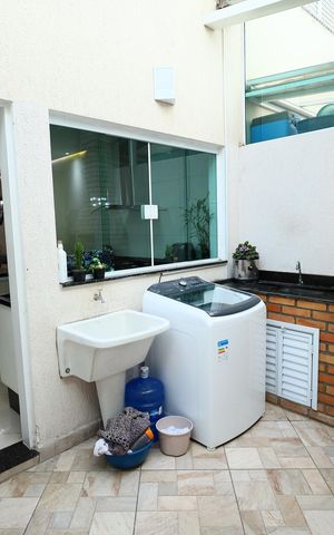 Casa à venda com 138m², 2 quartos e 2 vagasÁrea de Serviço