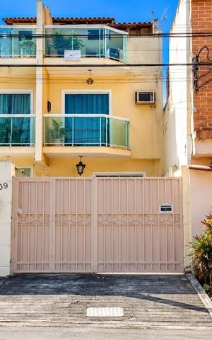 Casa para alugar com 98m², 3 quartos e 1 vaga Casa para alugar com 98m², 3 quartos e 1 vagaFachada