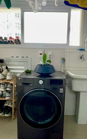 Apartamento à venda com 151m², 2 quartos e 3 vagas Apartamento à venda com 151m², 2 quartos e 3 vagasÁrea de Serviço