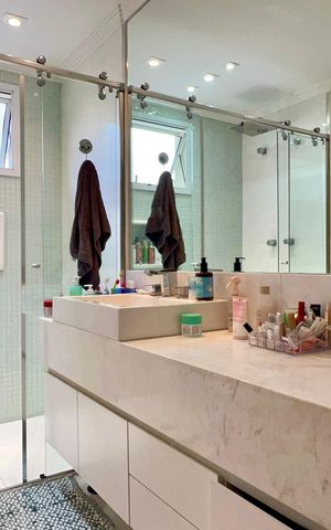 Apartamento à venda com 151m², 2 quartos e 3 vagas Apartamento à venda com 151m², 2 quartos e 3 vagasBanheiro da Suíte