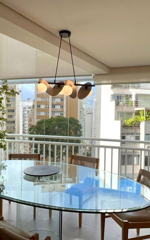 Apartamento à venda com 151m², 2 quartos e 3 vagas Apartamento à venda com 151m², 2 quartos e 3 vagasVaranda gourmet