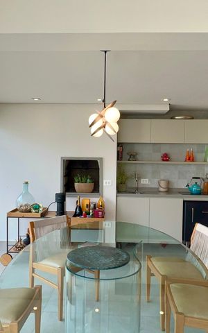 Apartamento à venda com 151m², 2 quartos e 3 vagas Apartamento à venda com 151m², 2 quartos e 3 vagasVaranda gourmet