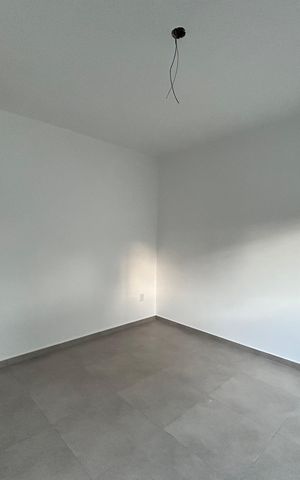 Casa à venda com 150m², 3 quartos e 2 vagas