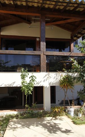 Casa à venda com 400m², 6 quartos e 4 vagasÁrea externa