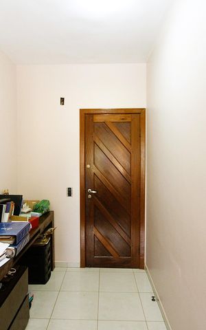 Casa à venda com 400m², 6 quartos e 4 vagasEscritório
