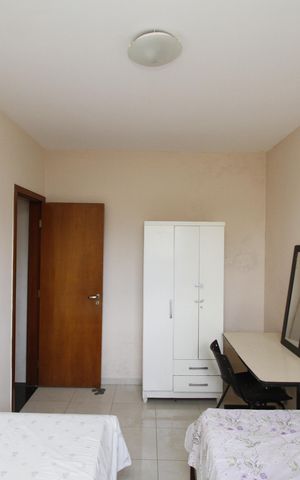 Casa à venda com 400m², 6 quartos e 4 vagasQuarto 4 