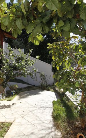 Casa à venda com 400m², 6 quartos e 4 vagasÁrea externa