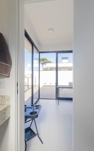 Casa à venda com 166m², 3 quartos e 1 vaga Casa à venda com 166m², 3 quartos e 1 vagaEscritório