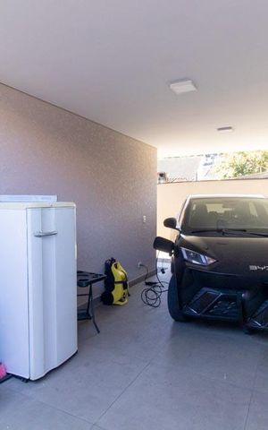 Casa à venda com 166m², 3 quartos e 1 vaga Casa à venda com 166m², 3 quartos e 1 vagaGaragem