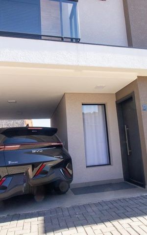 Casa à venda com 166m², 3 quartos e 1 vaga Casa à venda com 166m², 3 quartos e 1 vagaGaragem