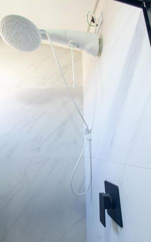 Casa à venda com 166m², 3 quartos e 1 vaga Casa à venda com 166m², 3 quartos e 1 vagaBanheiro da Suíte