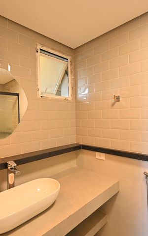 Apartamento à venda com 78m², 2 quartos e 2 vagasBanheiro da Suíte