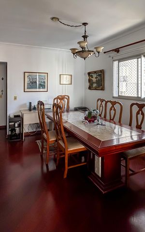 Apartamento à venda com 145m², 4 quartos e 2 vagas
