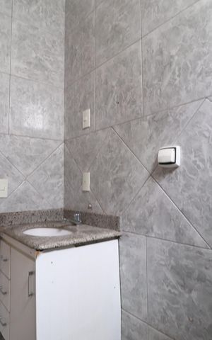 Casa para alugar com 70m², 2 quartos e 5 vagasBanheiro Social