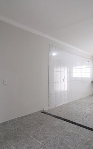 Casa para alugar com 70m², 2 quartos e 5 vagasSala