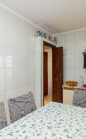 Casa à venda com 400m², 3 quartos e 8 vagas Casa à venda com 400m², 3 quartos e 8 vagasCozinha