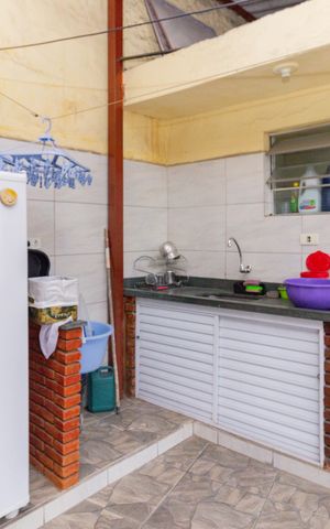 Casa à venda com 400m², 3 quartos e 8 vagas Casa à venda com 400m², 3 quartos e 8 vagasQuintal