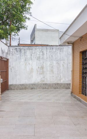 Casa à venda com 400m², 3 quartos e 8 vagas Casa à venda com 400m², 3 quartos e 8 vagasGaragem