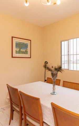 Casa à venda com 400m², 3 quartos e 8 vagas Casa à venda com 400m², 3 quartos e 8 vagasCopa