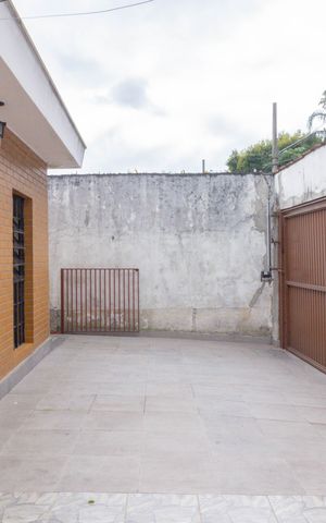 Casa à venda com 400m², 3 quartos e 8 vagas Casa à venda com 400m², 3 quartos e 8 vagasGaragem