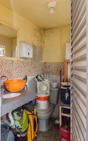 Casa à venda com 400m², 3 quartos e 8 vagas Casa à venda com 400m², 3 quartos e 8 vagasBanheiro Externo