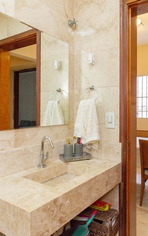 Casa à venda com 400m², 3 quartos e 8 vagas Casa à venda com 400m², 3 quartos e 8 vagasBanheiro Principal