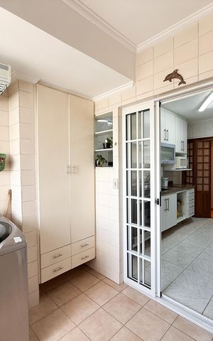 Apartamento à venda com 92m², 3 quartos e 2 vagas Apartamento à venda com 92m², 3 quartos e 2 vagasCozinha e Área de Serviço
