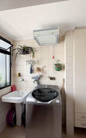 Apartamento à venda com 92m², 3 quartos e 2 vagas Apartamento à venda com 92m², 3 quartos e 2 vagasCozinha e Área de Serviço