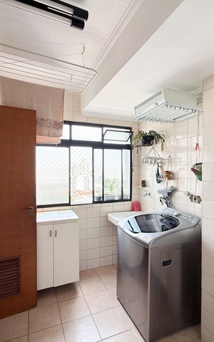 Apartamento à venda com 92m², 3 quartos e 2 vagas Apartamento à venda com 92m², 3 quartos e 2 vagasCozinha e Área de Serviço