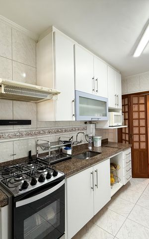 Apartamento à venda com 92m², 3 quartos e 2 vagas Apartamento à venda com 92m², 3 quartos e 2 vagasCozinha e Área de Serviço