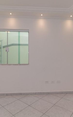 Casa à venda com 125m², 3 quartos e 3 vagas Casa à venda com 125m², 3 quartos e 3 vagasSala