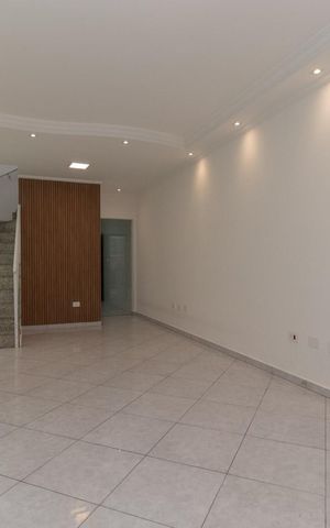 Casa à venda com 125m², 3 quartos e 3 vagas Casa à venda com 125m², 3 quartos e 3 vagasSala