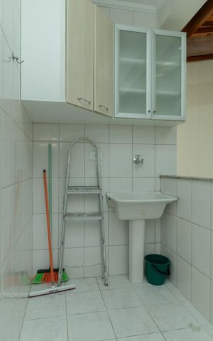 Casa à venda com 125m², 3 quartos e 3 vagas Casa à venda com 125m², 3 quartos e 3 vagasÁrea de Serviço