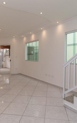 Casa à venda com 125m², 3 quartos e 3 vagas Casa à venda com 125m², 3 quartos e 3 vagasSala