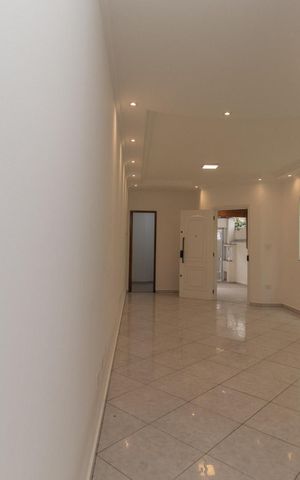 Casa à venda com 125m², 3 quartos e 3 vagas Casa à venda com 125m², 3 quartos e 3 vagasSala