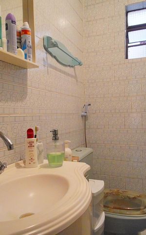 Casa para alugar com 213m², 4 quartos e 2 vagasBanheiro 2