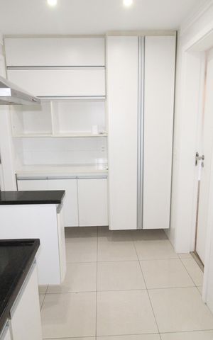 Apartamento para alugar com 125m², 3 quartos e 2 vagasCozinha