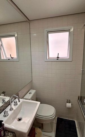 Apartamento à venda com 71m², 2 quartos e 2 vagas Apartamento à venda com 71m², 2 quartos e 2 vagasBanheiro social
