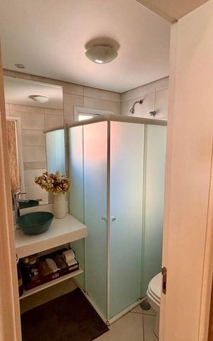 Apartamento à venda com 71m², 2 quartos e 2 vagas Apartamento à venda com 71m², 2 quartos e 2 vagasBanheiro da Suíte