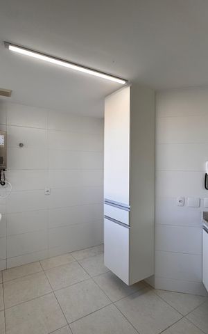 Apartamento para alugar com 80m², 3 quartos e 2 vagas Apartamento para alugar com 80m², 3 quartos e 2 vagasCozinha e Área de Serviço
