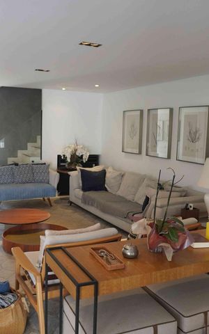 Casa de condomínio para alugar com 300m², 3 quartos e 4 vagasSala de Estar