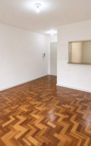 Apartamento à venda com 80m², 4 quartos e sem vaga Apartamento à venda com 80m², 4 quartos e sem vagaSala